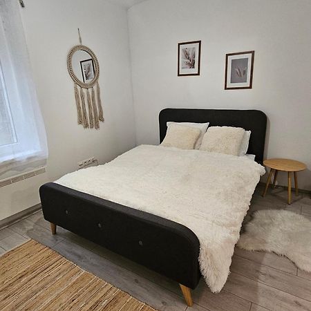 Studio Apartment Gigi Zagreb Exterior photo
